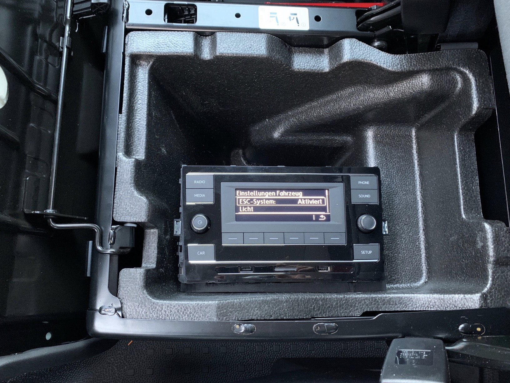 Deckenmonitor Rear Seat Entertainment Original VW Zubehör - Wer hat es  verbaut?